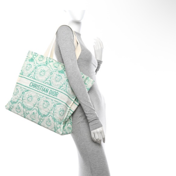 NIB Dioriviera VIP Large Linen Tote Bag in Aquamarine — Retails for $850 - Picture 1 of 12